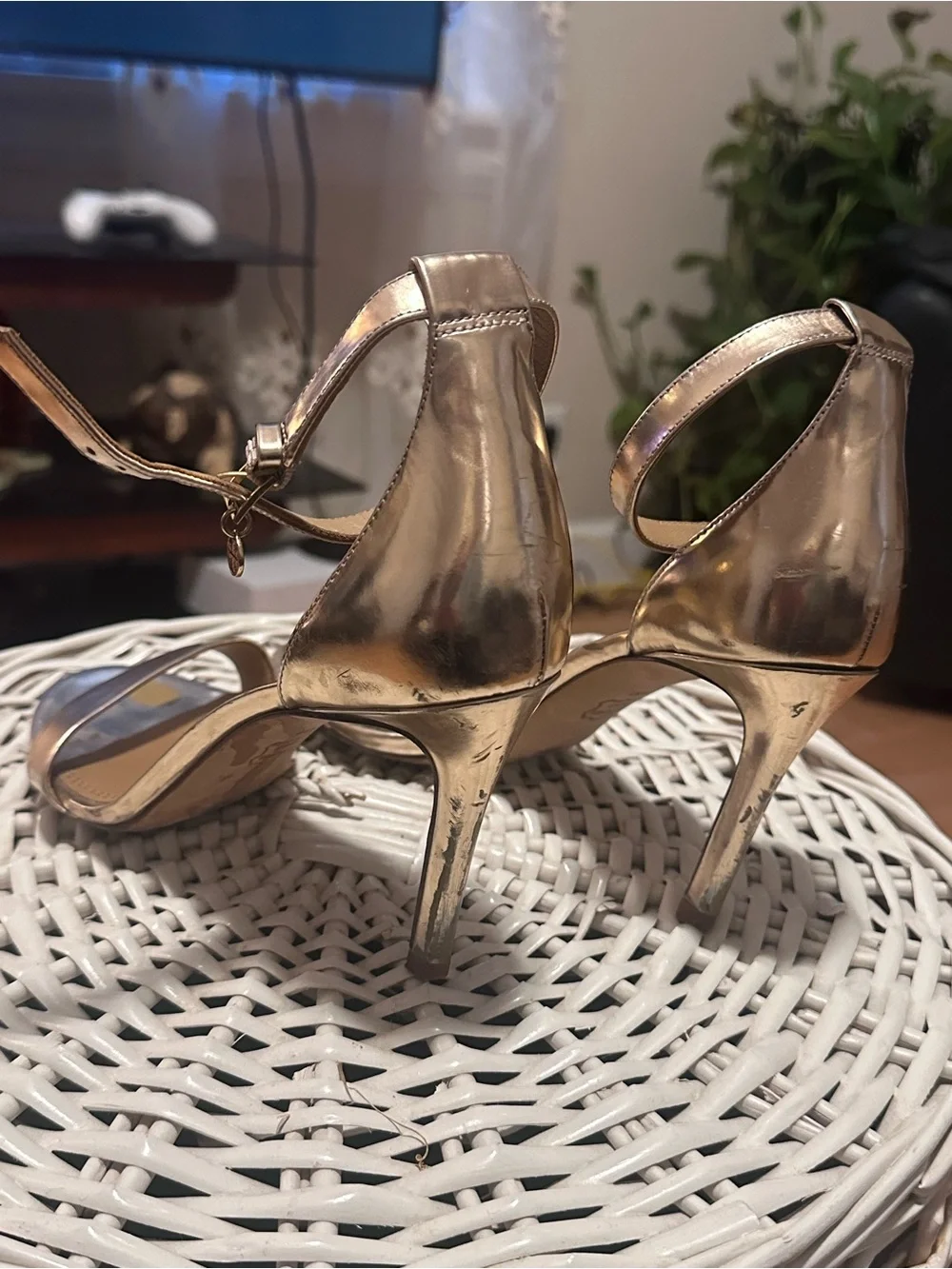 Tory Burch Women’s Metallic Rose Gold Ankle Strap Heels Size 8M Leather